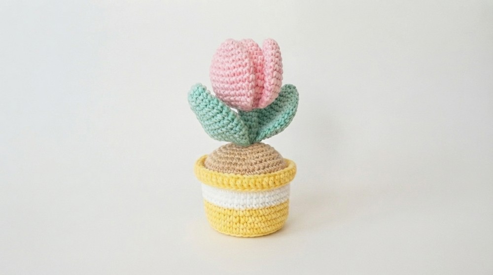 How To Crochet Vase With Tulip Flower 2