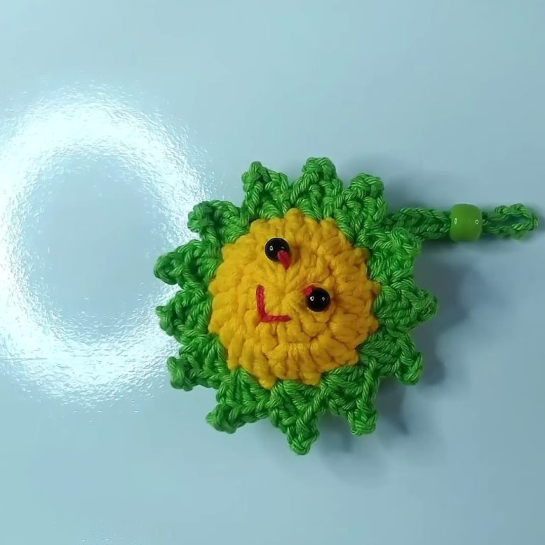 How to make a CROCHET KEYCHAIN __- Happy Flower (subtitled) 9