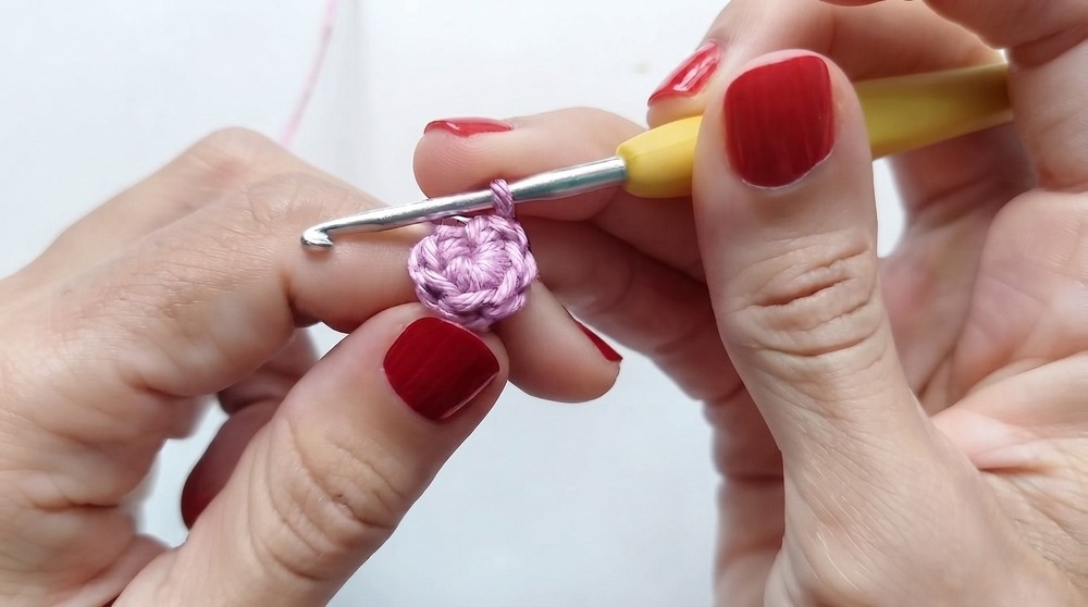 bambolino heart crochet keychain - perfect gift for mother's day! (subtitled) (8)