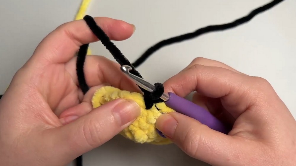 Crochet Amigurumi Bee Bear Pattern 1