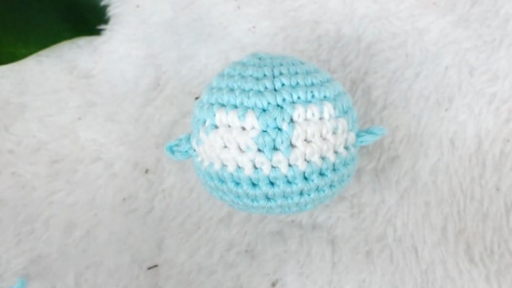 Crochet Amigurumi Penguin Pattern 4