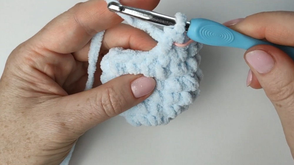 Crochet Amigurumi Small dino pattern