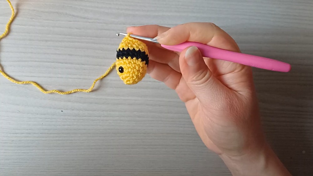 Crochet Amigurumi Bee Pattern 3