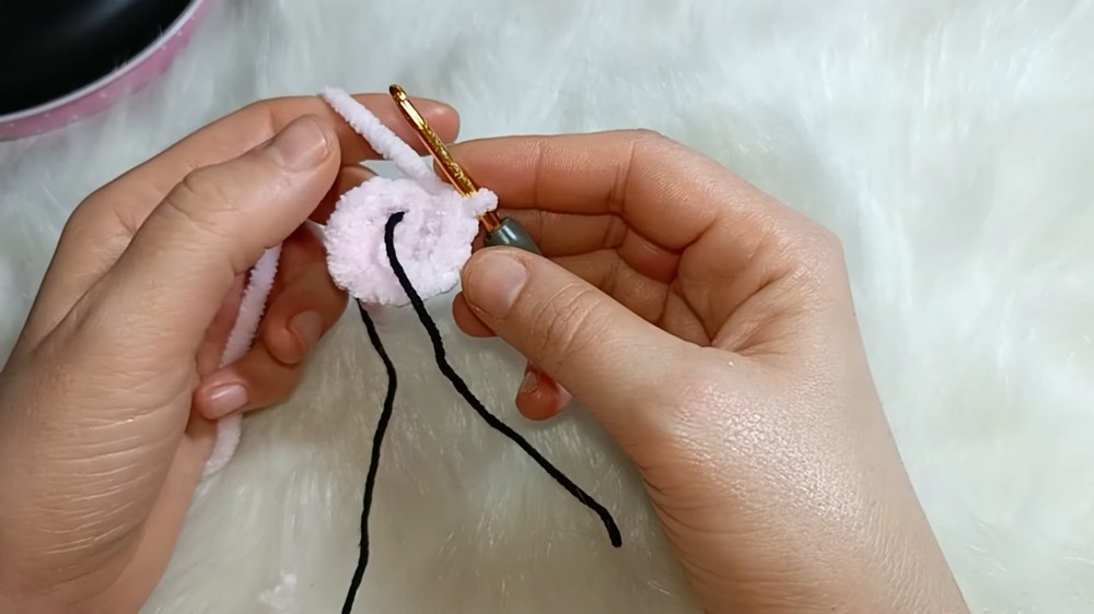 Crochet Amigurumi Bunny Pattern 1