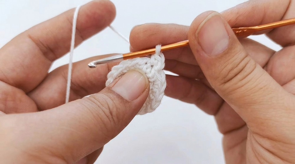 Crochet Amigurumi Cute Mini Cat Pattern 1