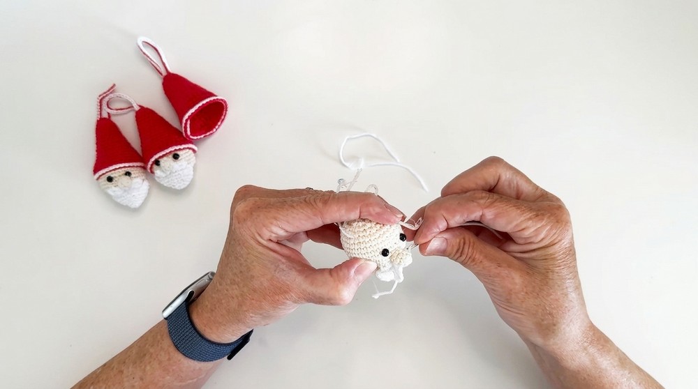 Crochet Amigurumi Santa Claus Pattern 4