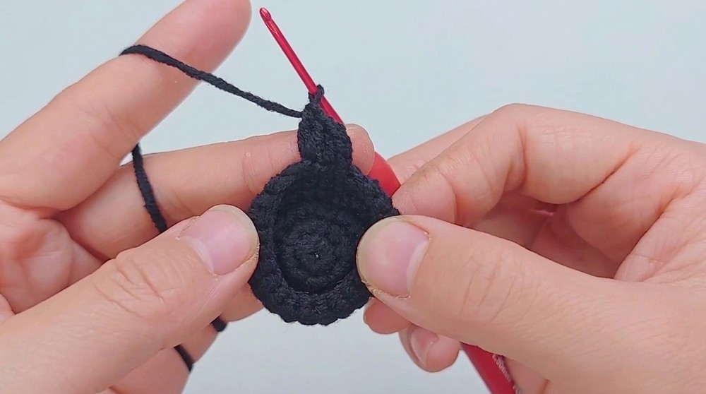 Crochet Amigurumi Snowman Pattern 3