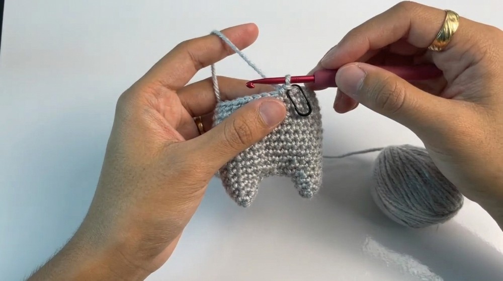 Crochet Amigurumi Christmas Cat Pattern 2